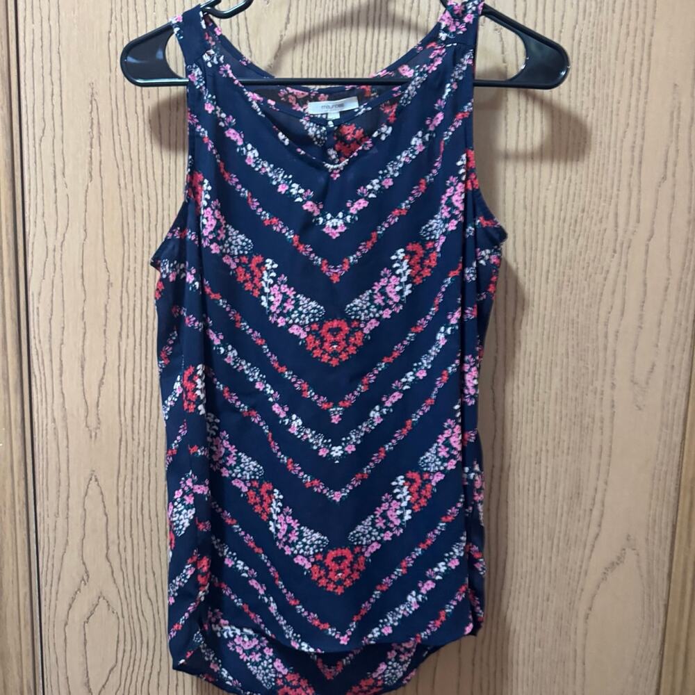 Maurice’s tank top size Small V
